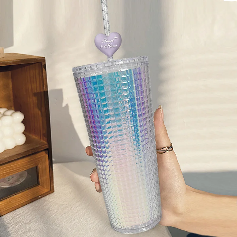 2023 Новая популярная градиентная чашка с бриллиантовым сердечком, двухслойная лазерная соломенная чашка с красивым внешним видом и пластиковыми стаканчиками большой емкости