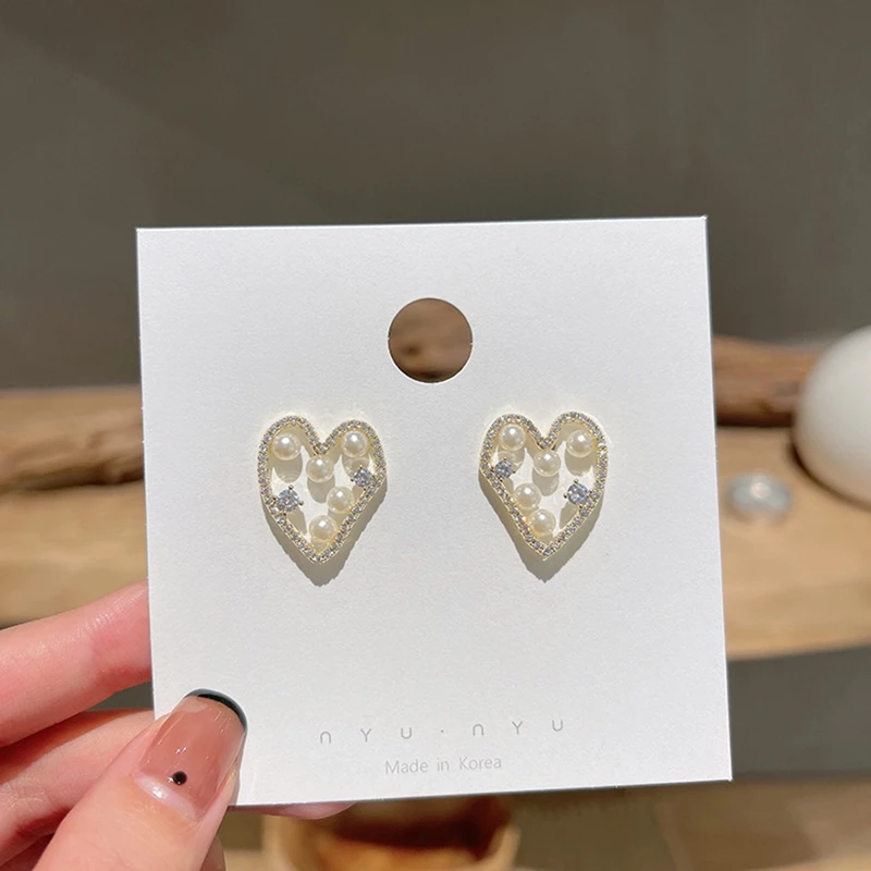 Нерегулярные Полые Серьги-гвоздики с искусственным жемчугом, инкрустированные кристаллами в форме сердца, для женщин, Трендовые Сладкие украшения для свадебной вечеринки, подарки подругам